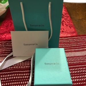 Tiffany return to Tiffany choker